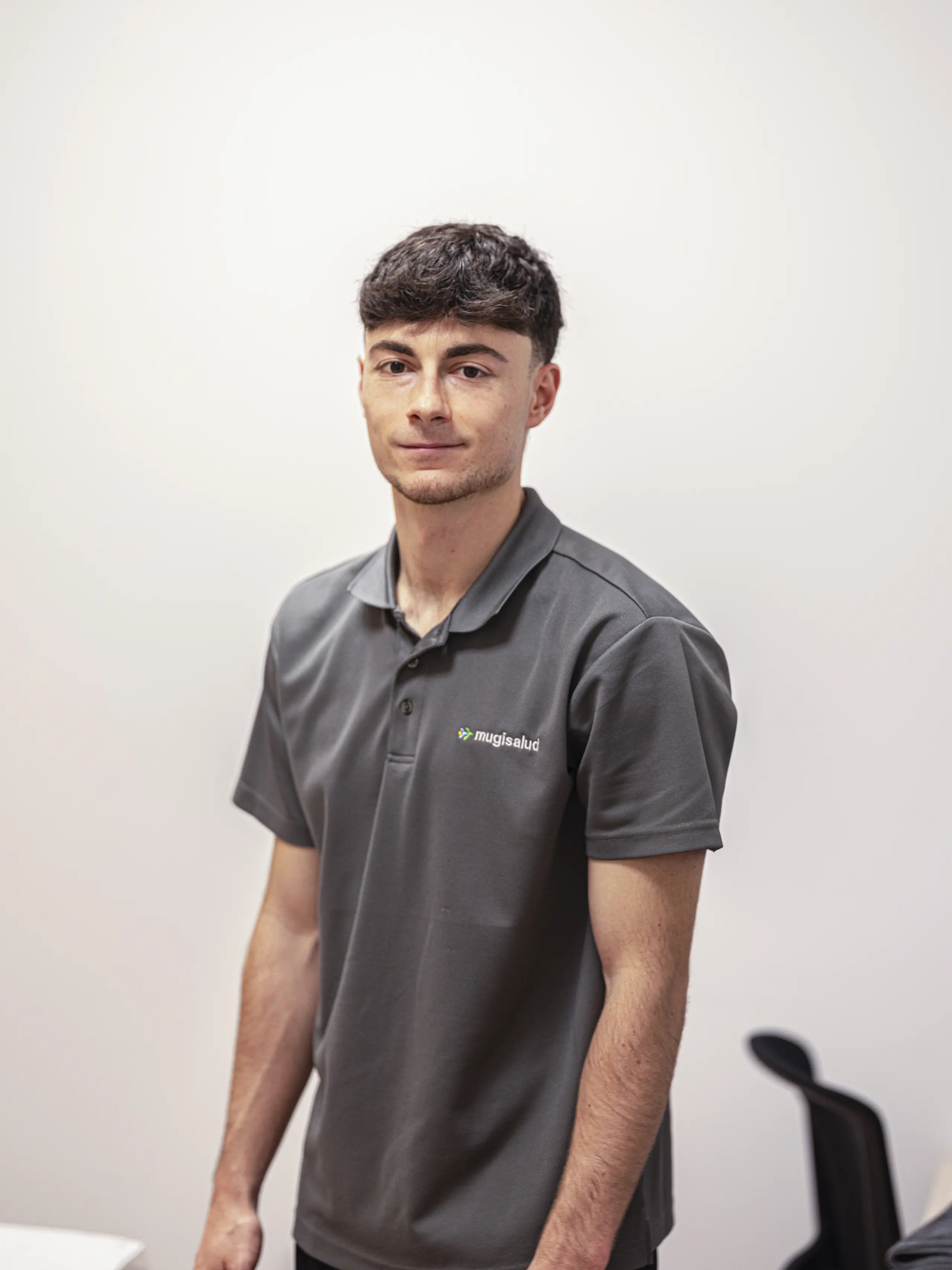 Iñigo Betolaza, fisioterapeuta deportivo especializado en recuperación funcional en Mugisalud Bilbao