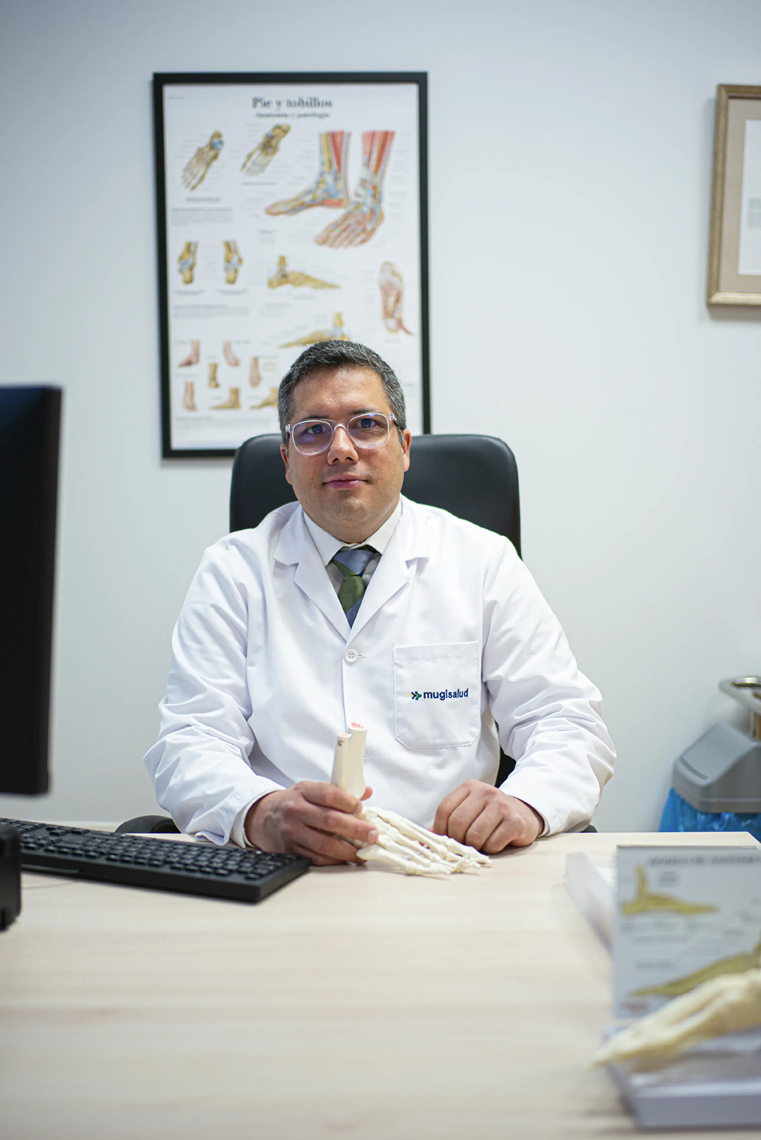 Dr. Andrés Eduardo Delgado Ghersi, fundador y traumatólogo especialista en cirugía de pie y tobillo en Mugisalud Bilbao